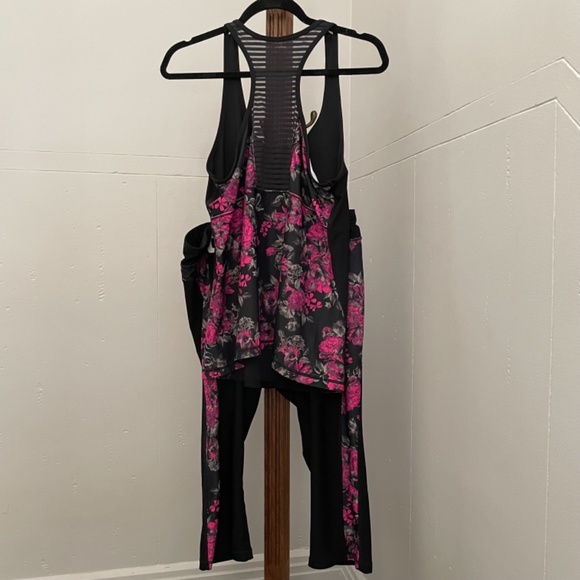 Hyba assorted top and Capri stretched yoga/exercise women’s large Flower -black - Picture 7 of 9